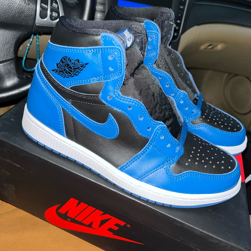 Retro 1 marina blue size 7.5.